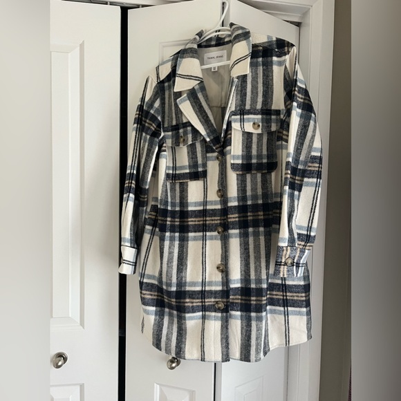 Shacket - Picture 2 of 7